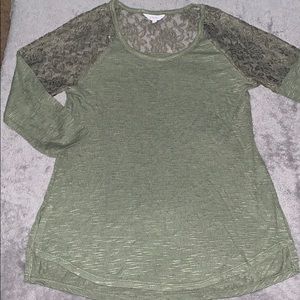 NWT ✨Candie’s Olive Green Top size L